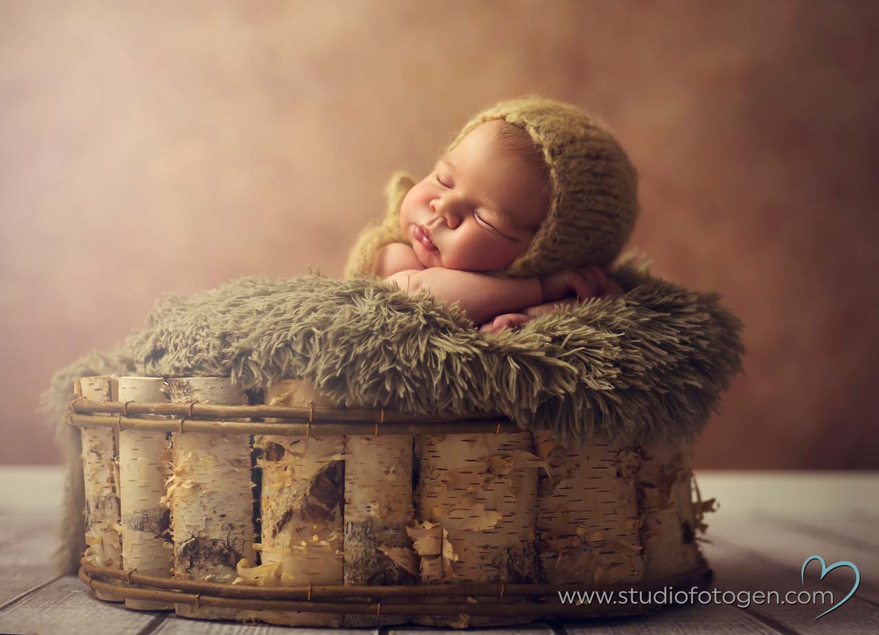 083_NEWBORN